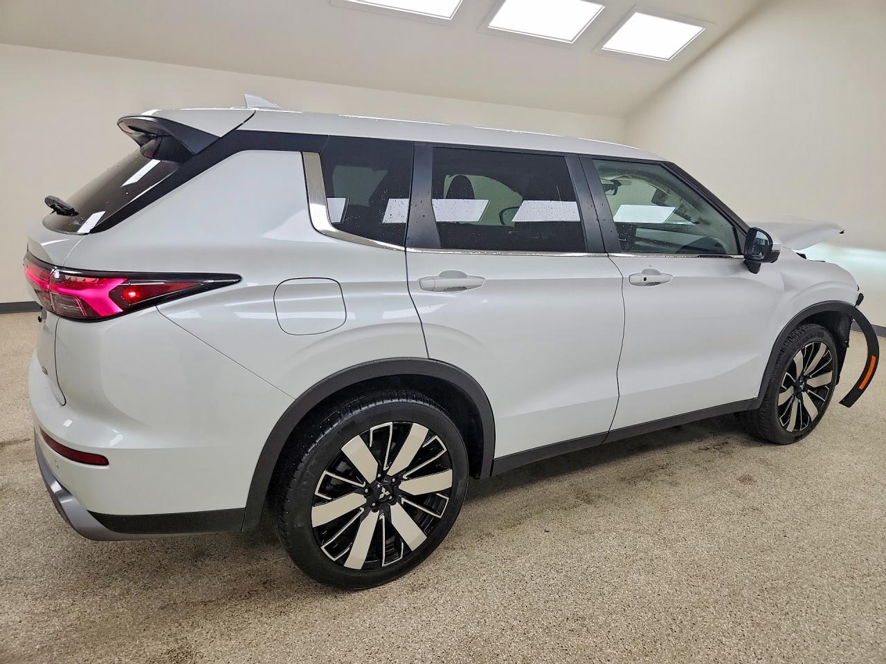 2025 MITSUBISHI OUTLANDER SE — снимка 3