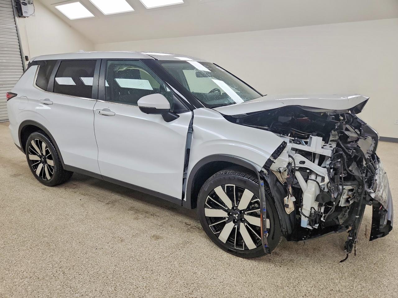 2025 MITSUBISHI OUTLANDER SE — снимка 4