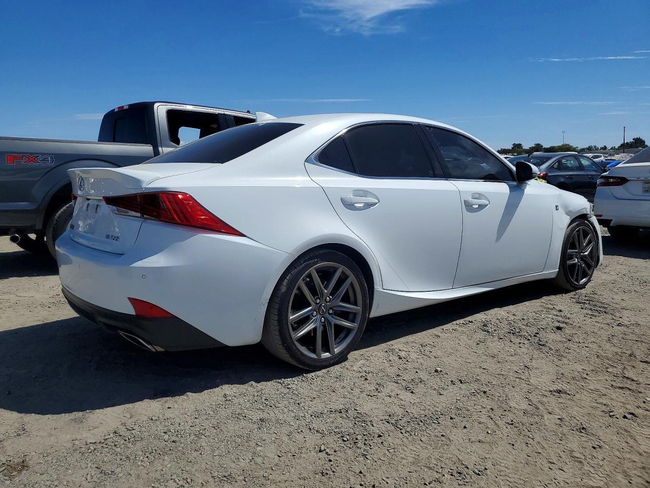 2018 LEXUS IS 300 — снимка 3