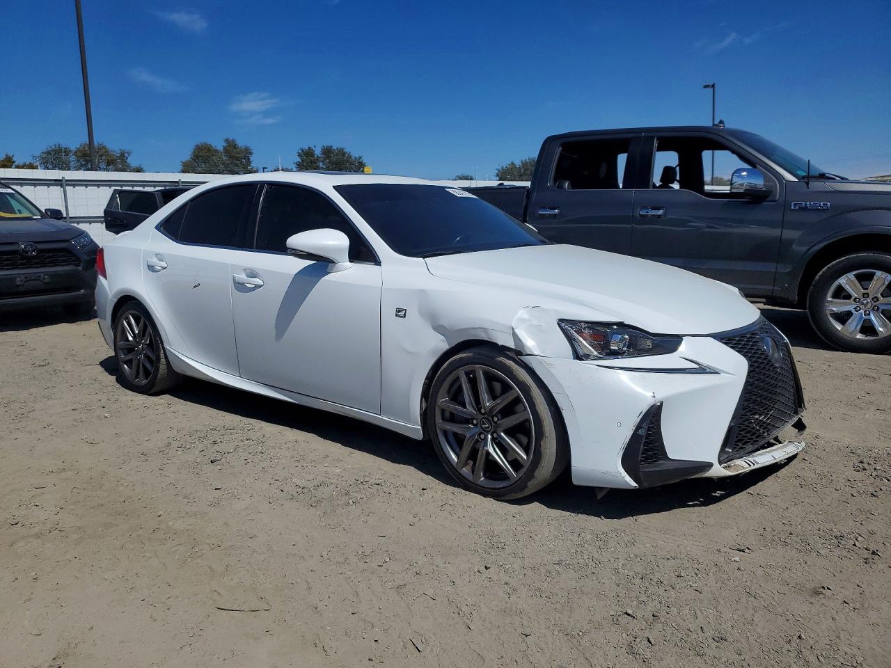 2018 LEXUS IS 300 — снимка 4