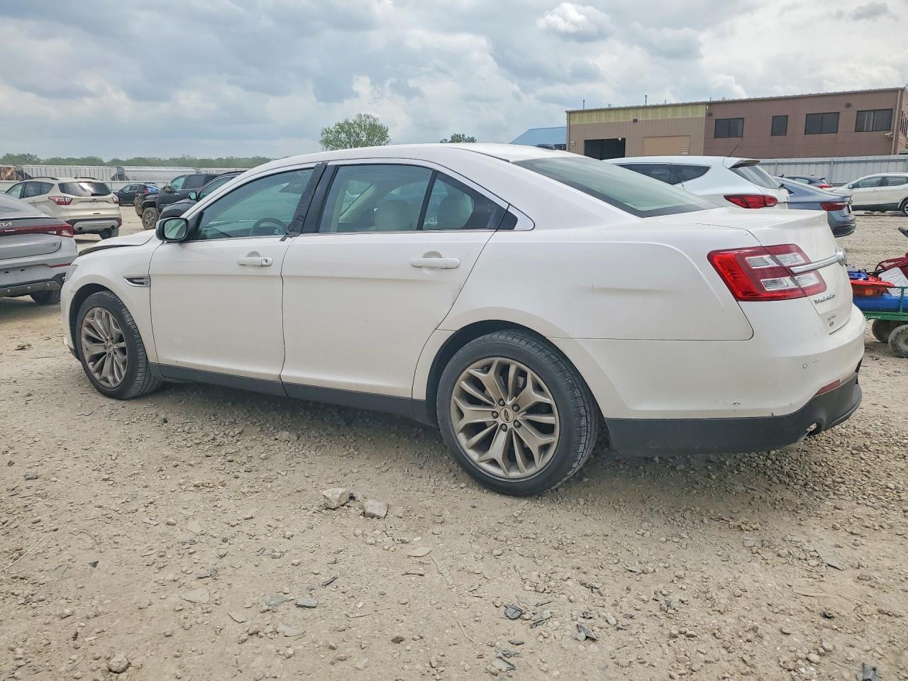 2019 FORD TAURUS LIMITED — снимка 2