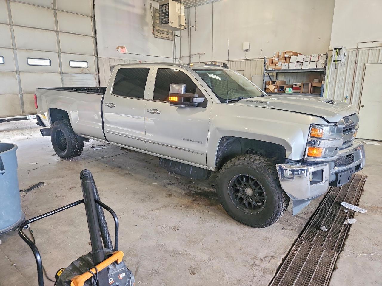 2018 CHEVROLET SILVERADO K2500 HEAVY DUTY LTZ — снимка 4