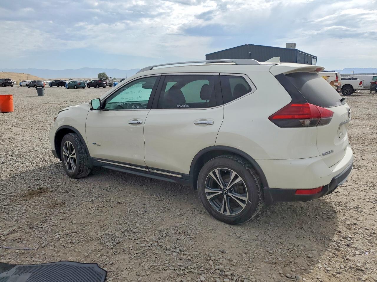 2017 NISSAN ROGUE HYBRID SL — снимка 2