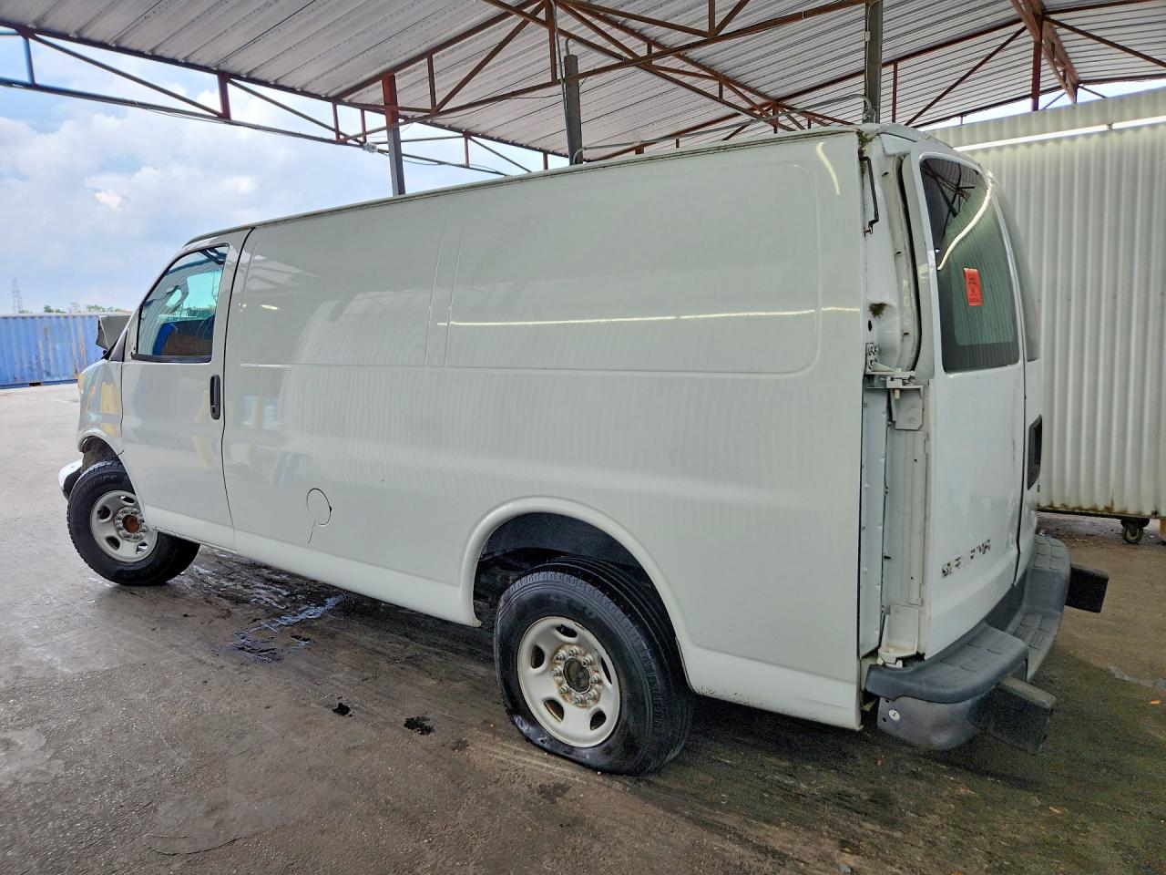 2016 GMC SAVANA G2500 — снимка 2