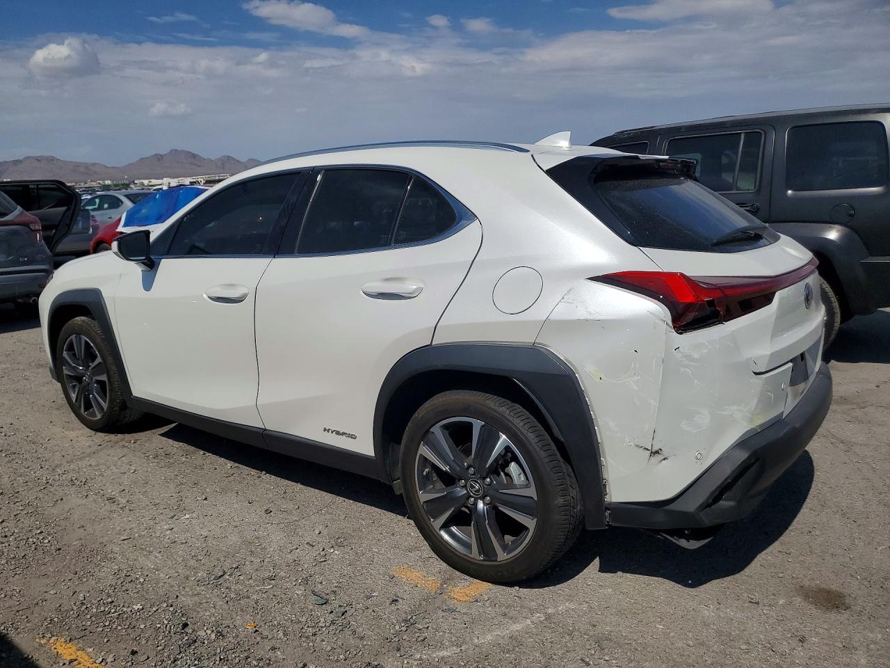 2022 LEXUS UX 250H BASE — снимка 2