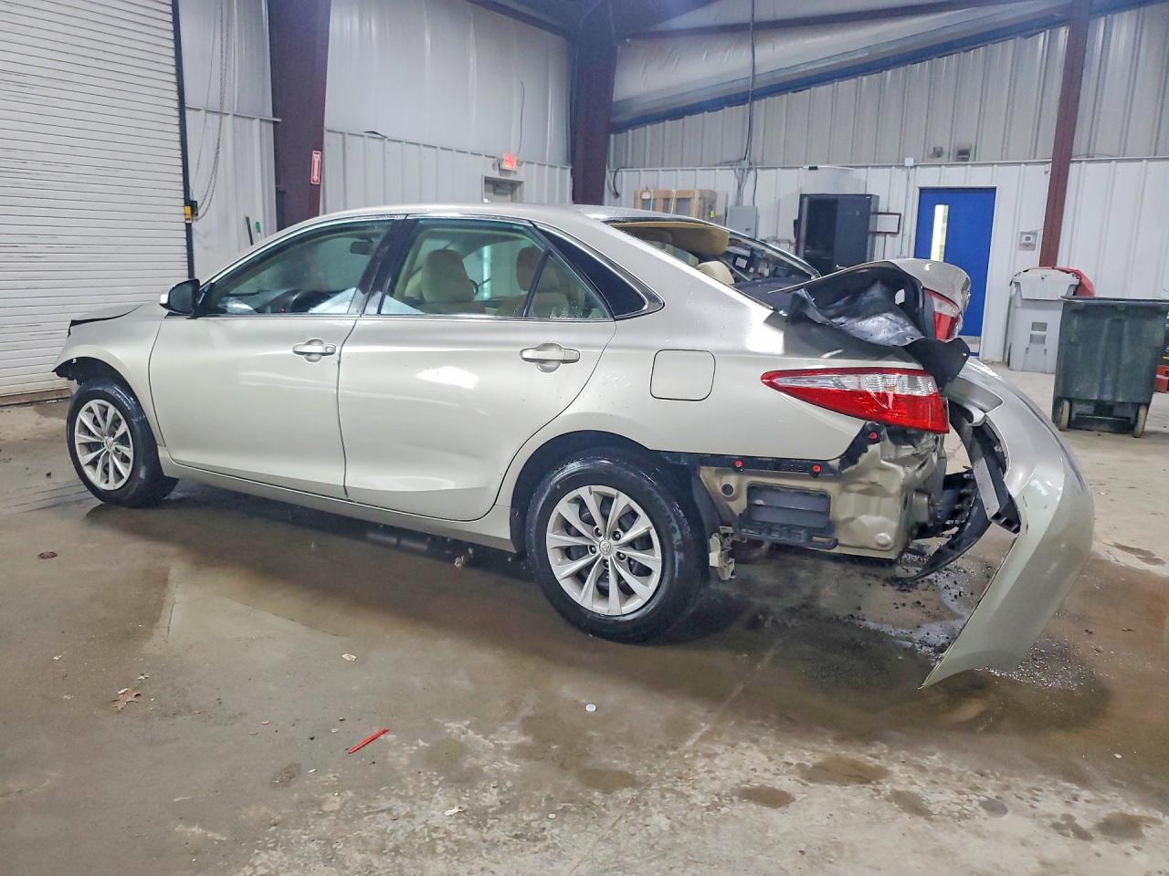2015 TOYOTA CAMRY LE — снимка 2