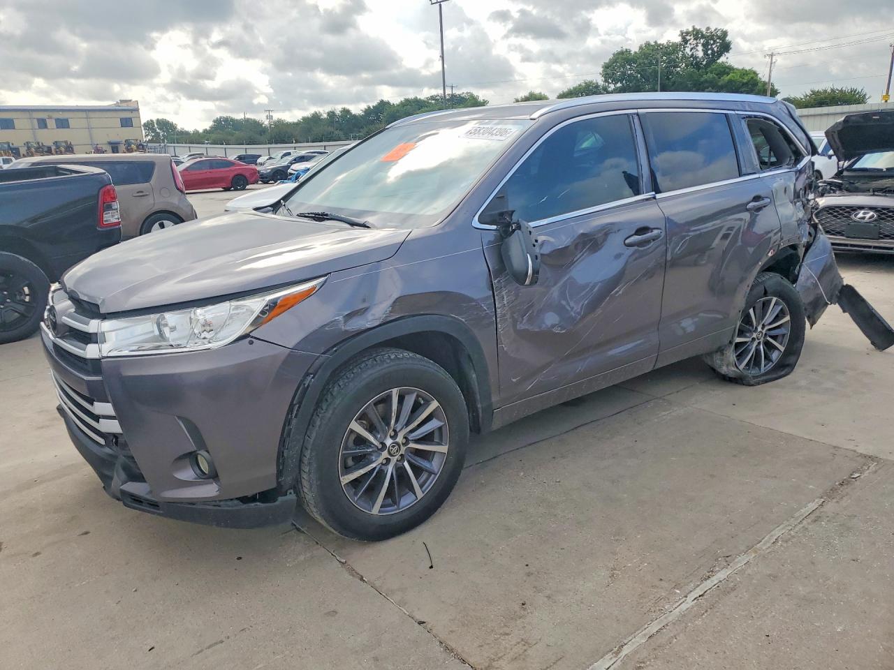 2017 TOYOTA HIGHLANDER XLE