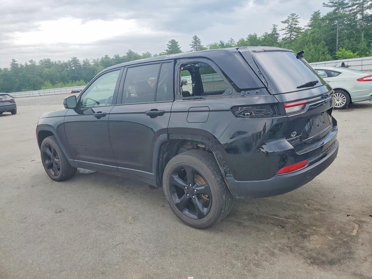 2023 JEEP GRAND CHEROKEE LAREDO — снимка 2