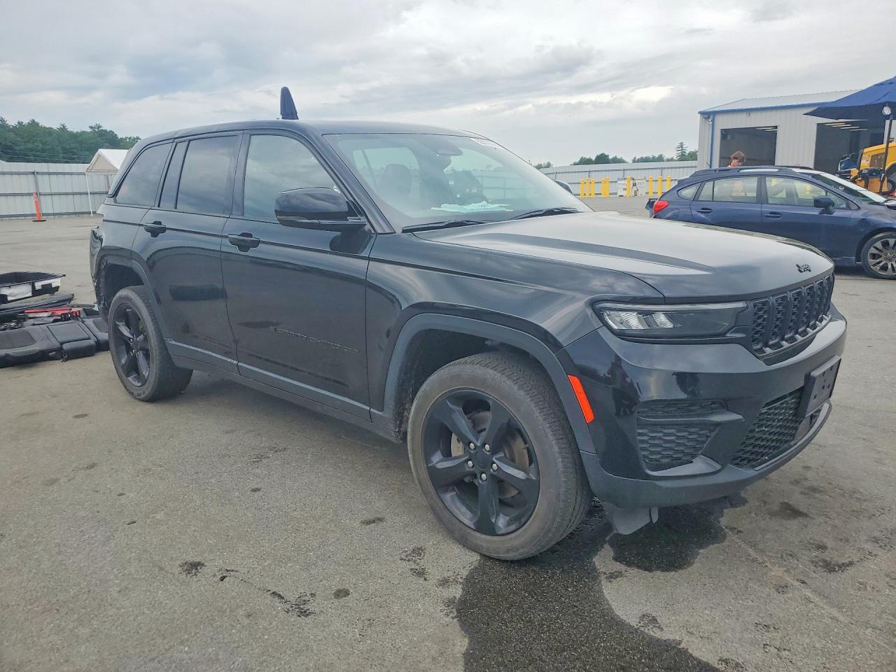 2023 JEEP GRAND CHEROKEE LAREDO — снимка 4