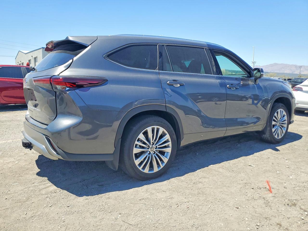 2025 TOYOTA HIGHLANDER HYBRID PLATINUM — снимка 3