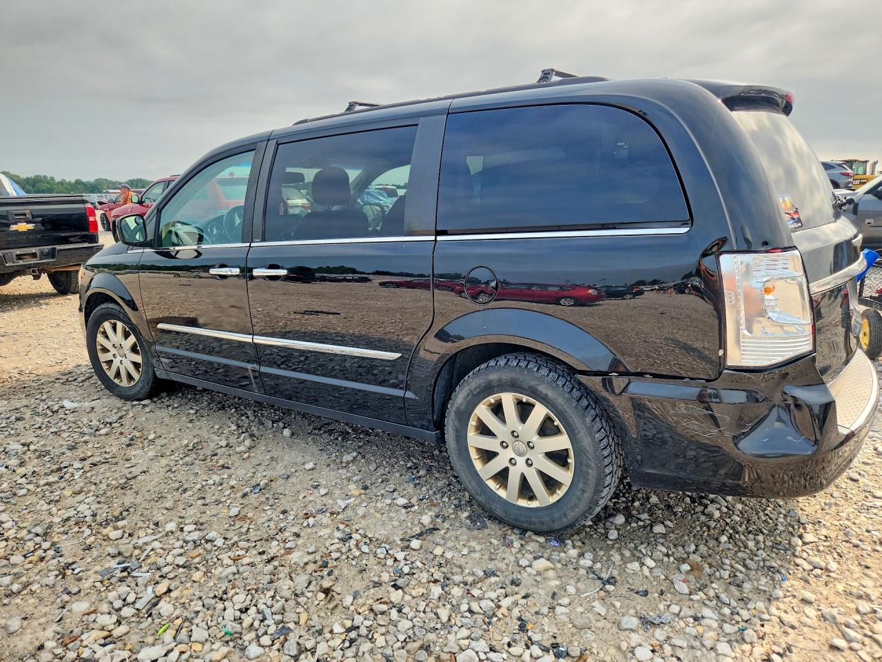 2016 CHRYSLER TOWN & COUNTRY TOURING — снимка 2