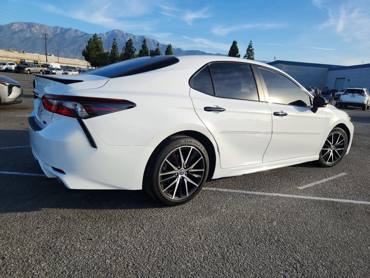 2021 TOYOTA CAMRY SE — снимка 3