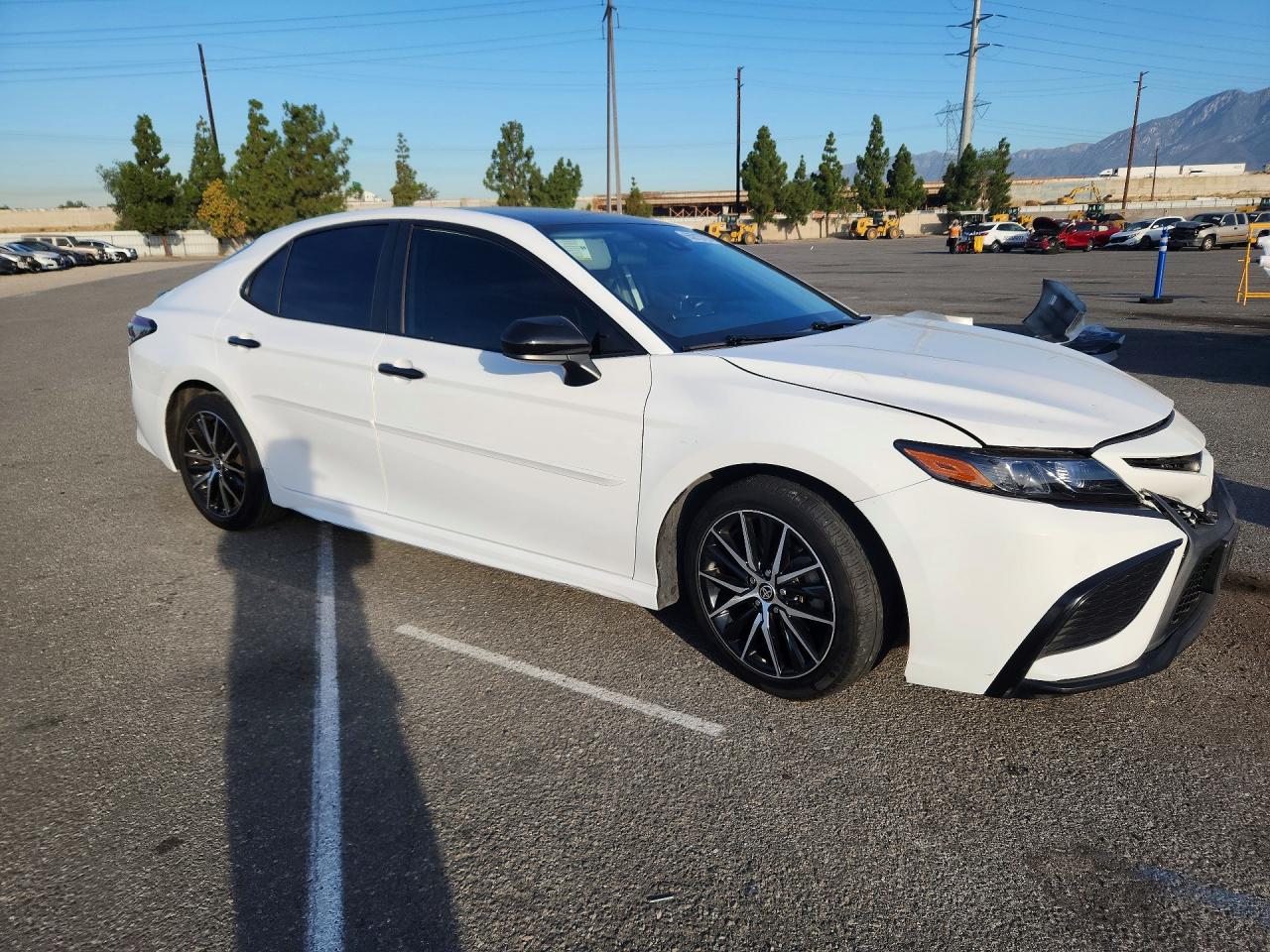 2021 TOYOTA CAMRY SE — снимка 4