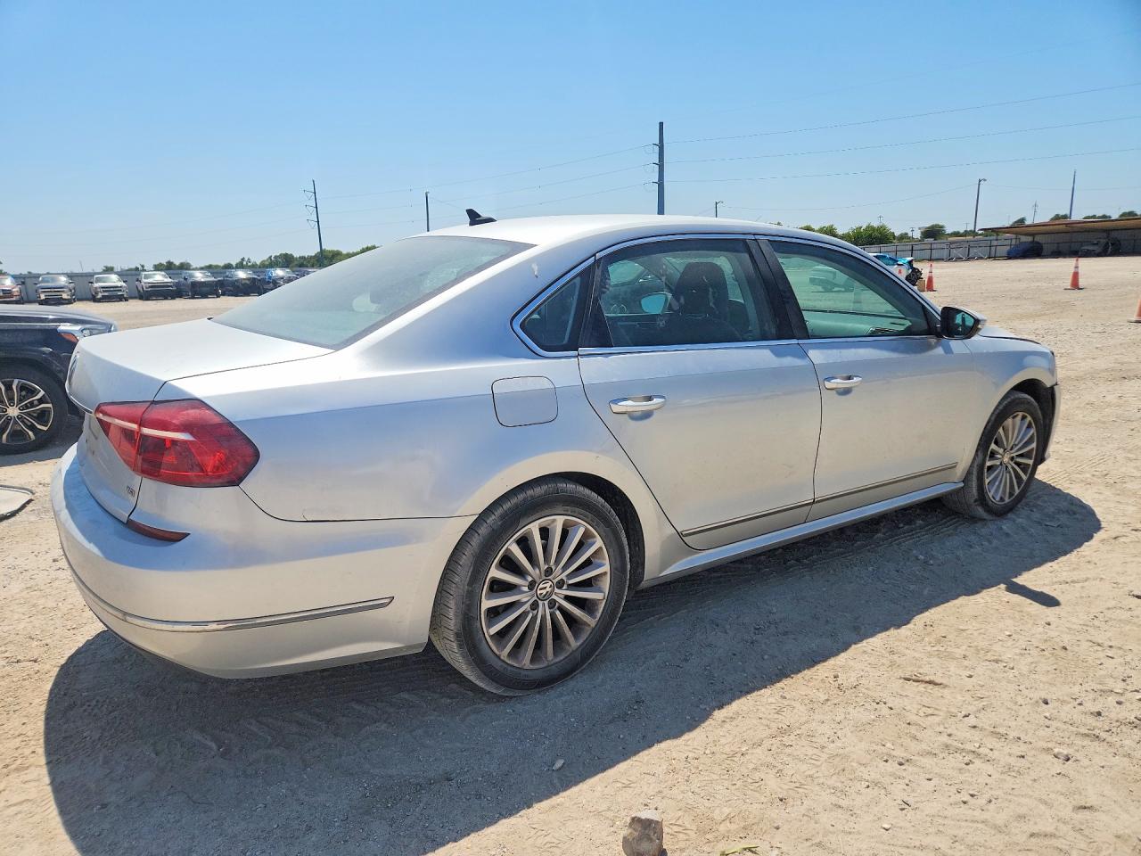 2016 VOLKSWAGEN PASSAT SE — снимка 3