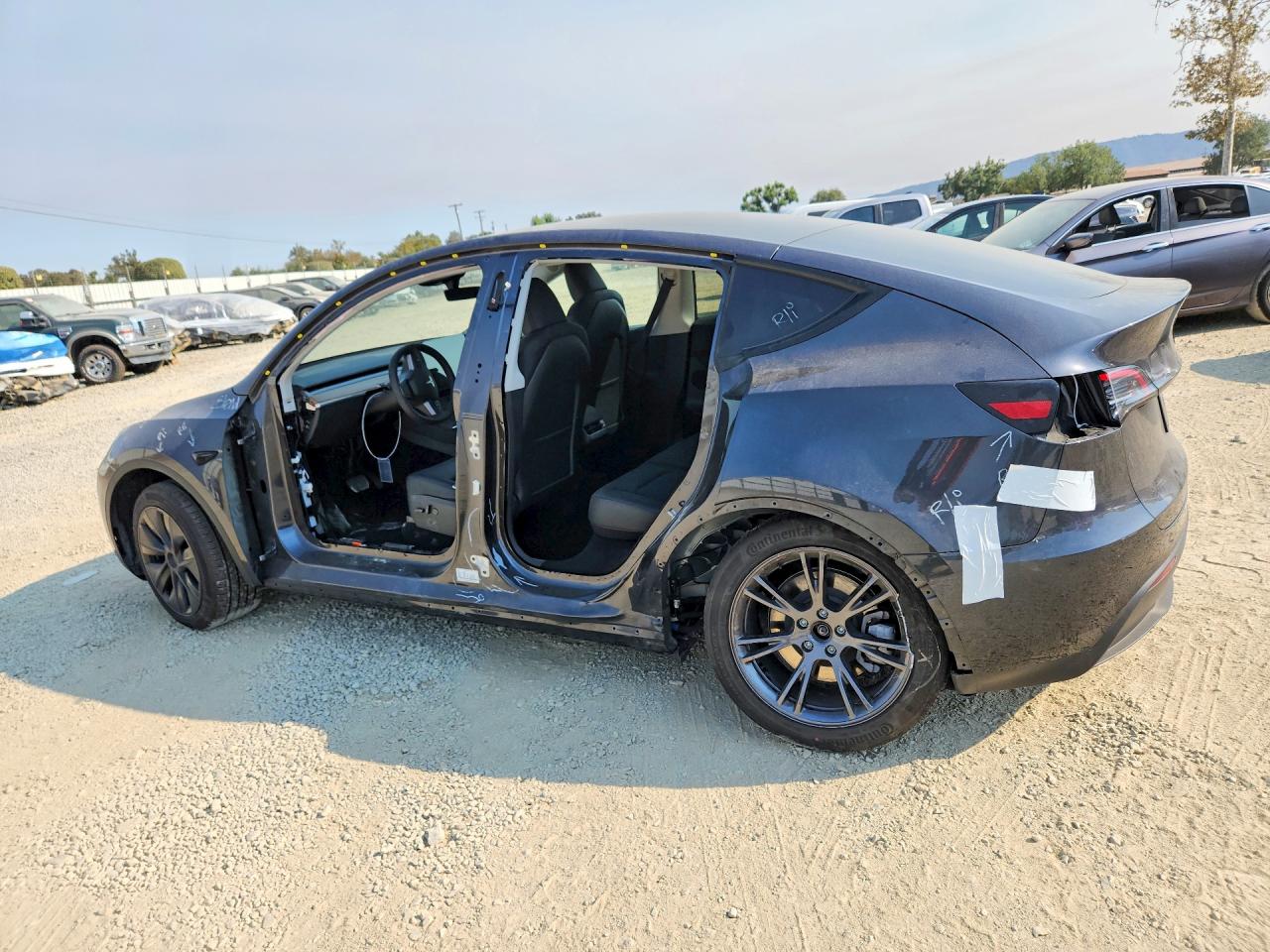 2025 TESLA MODEL Y — снимка 2