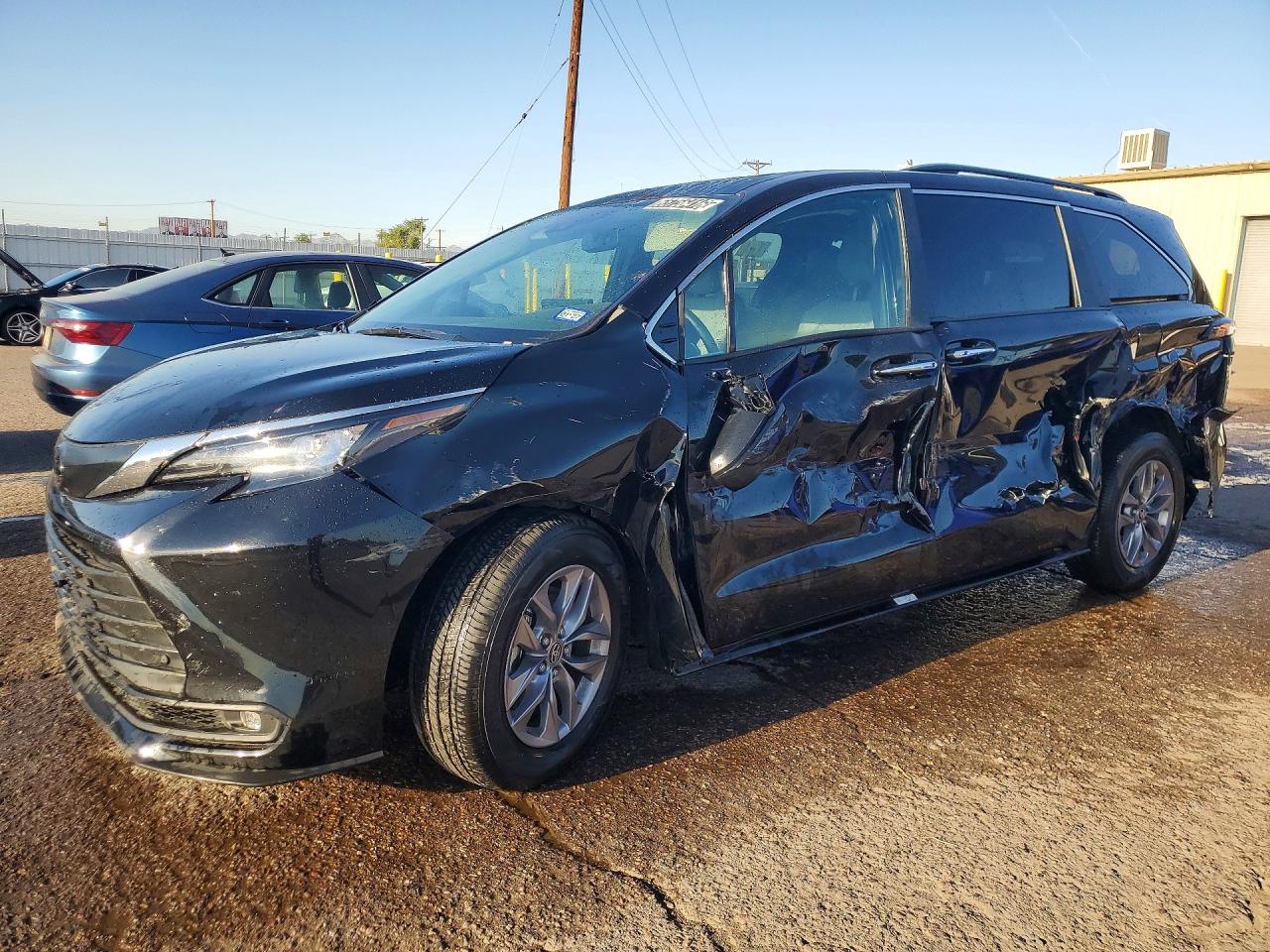 2026 TOYOTA SIENNA XLE 8-PASSENGER