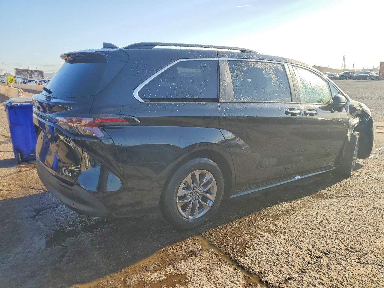 2026 TOYOTA SIENNA XLE 8-PASSENGER — снимка 3
