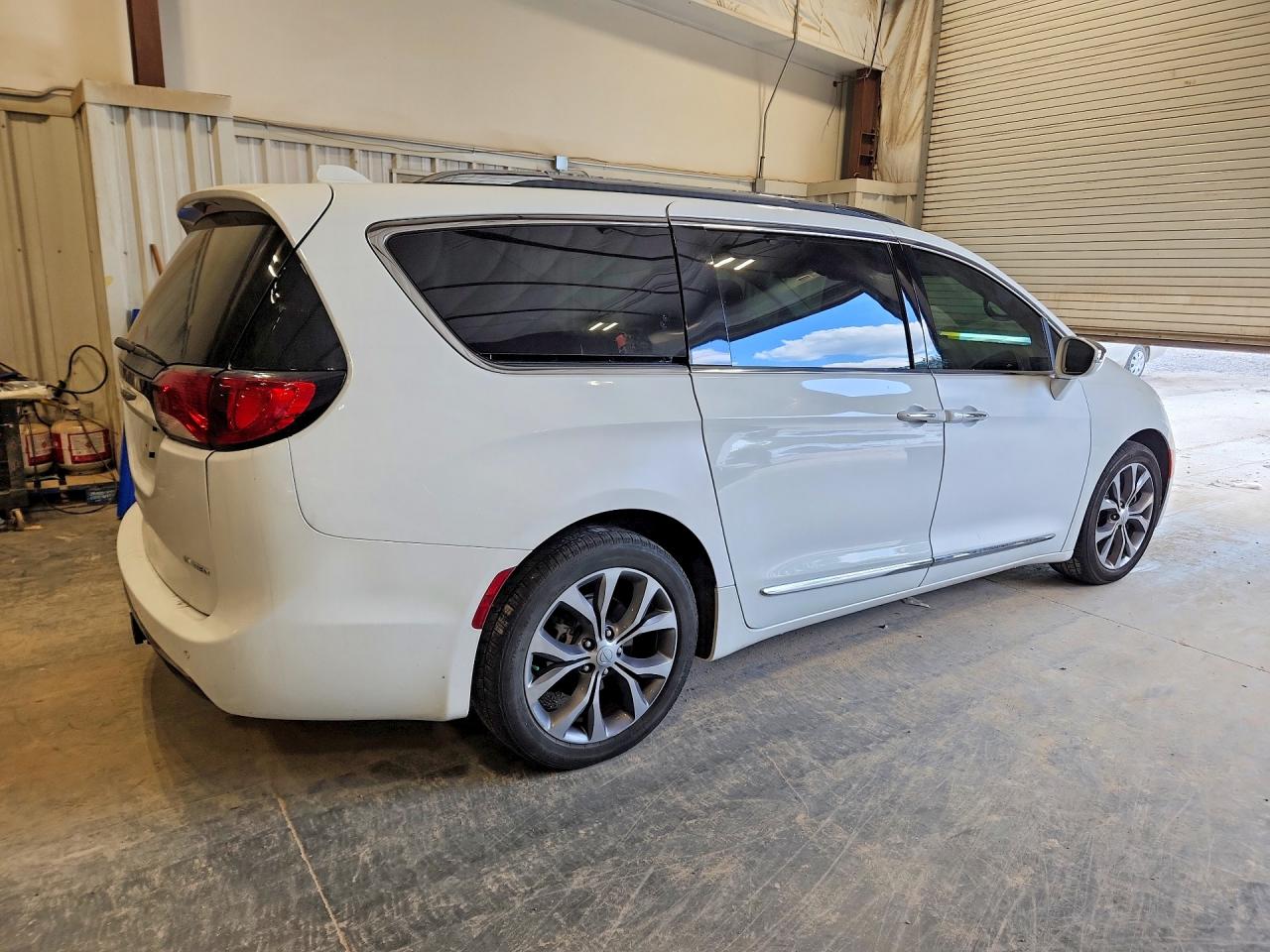 2017 CHRYSLER PACIFICA LIMITED — снимка 3