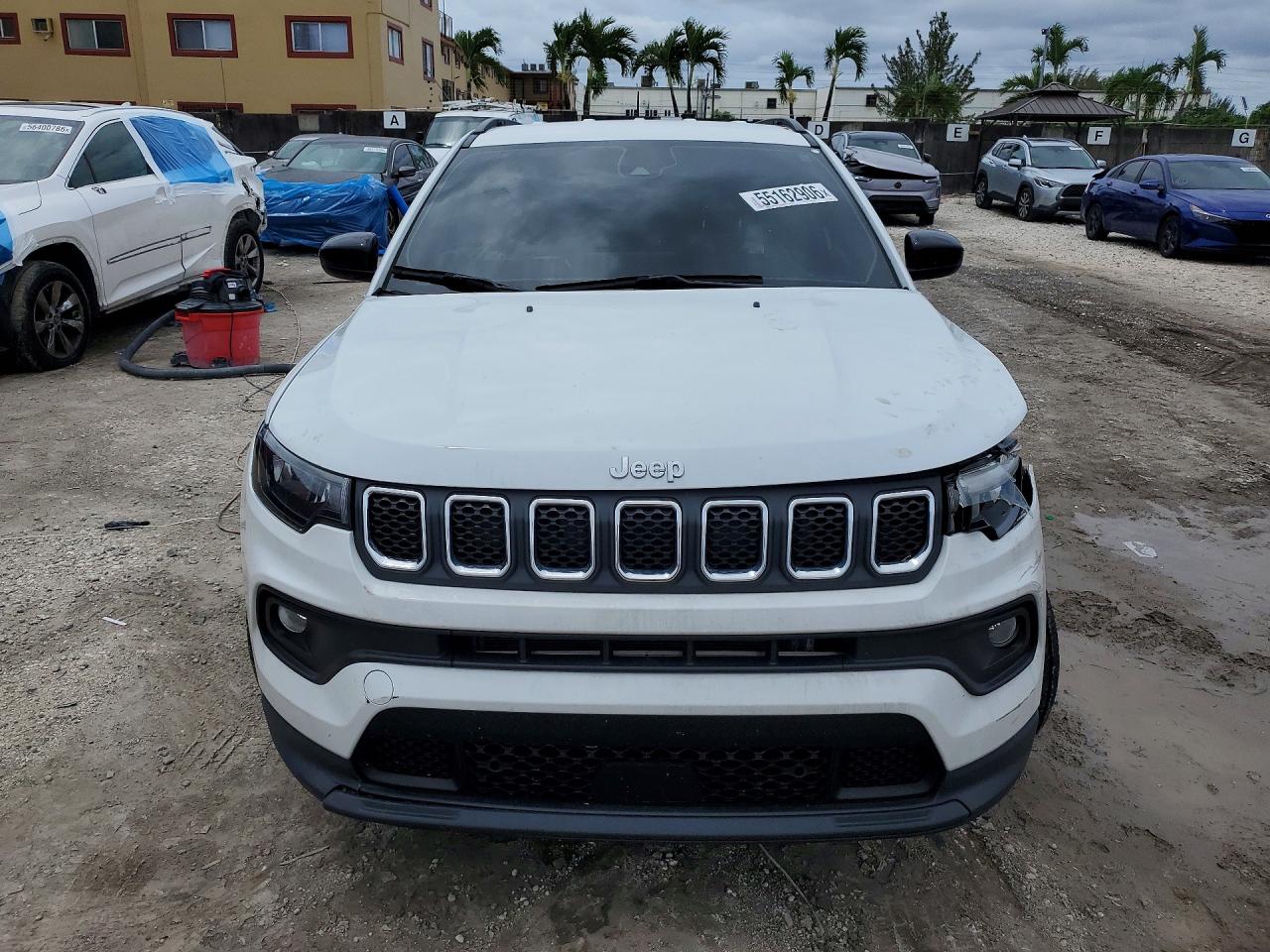 2024 JEEP COMPASS LATITUDE LUX — снимка 5