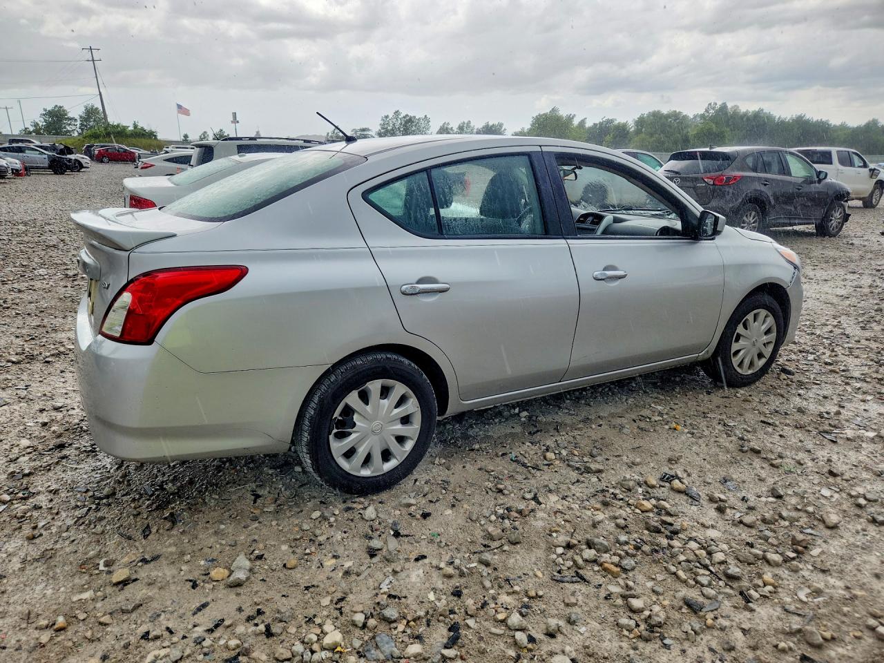 2019 NISSAN VERSA SV — снимка 3