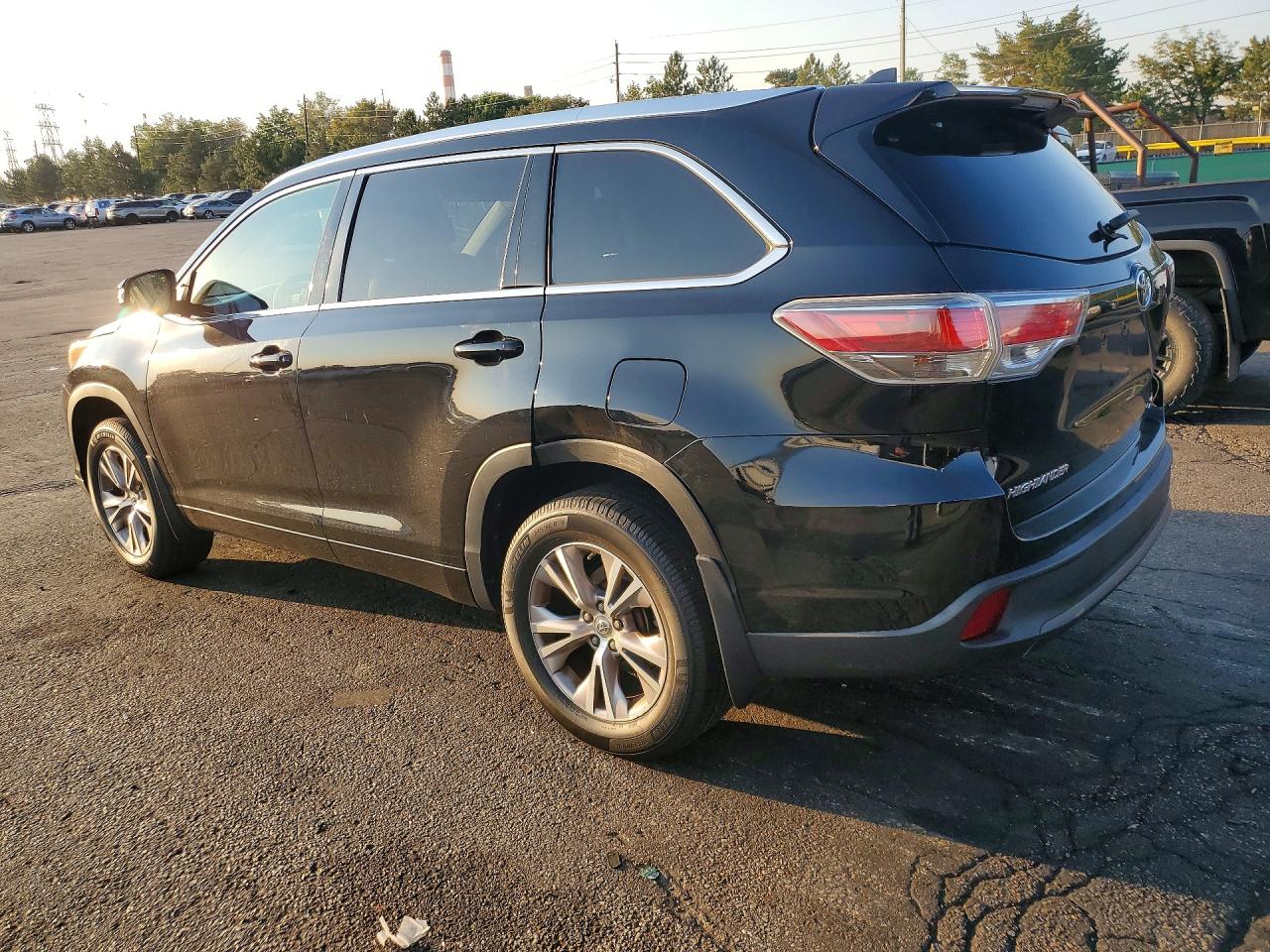 2015 TOYOTA HIGHLANDER XLE — снимка 2