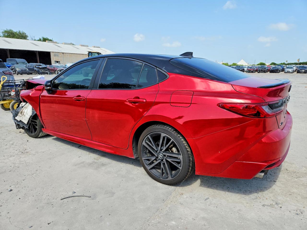 2025 TOYOTA CAMRY XSE — снимка 2