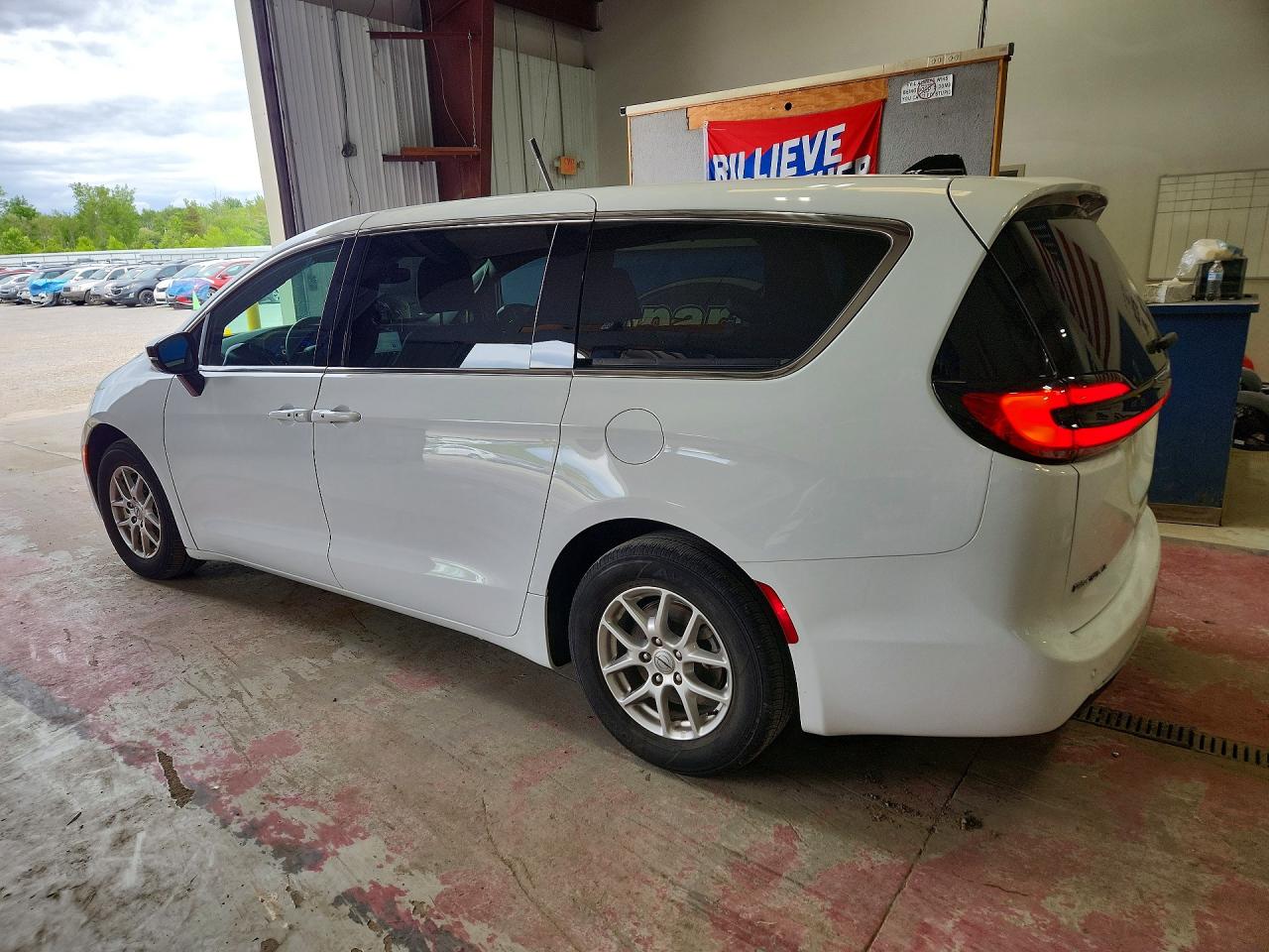 2025 CHRYSLER PACIFICA SELECT — снимка 2