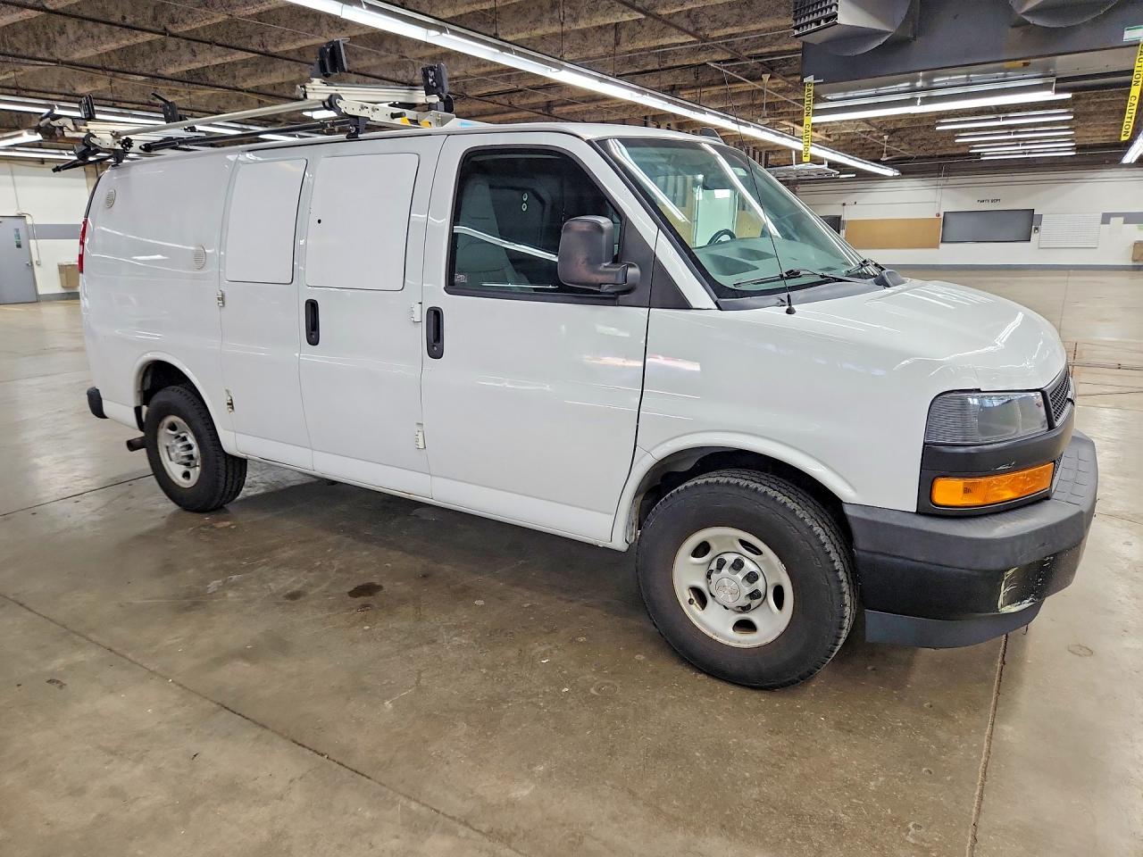 2019 CHEVROLET EXPRESS G2500 — снимка 4