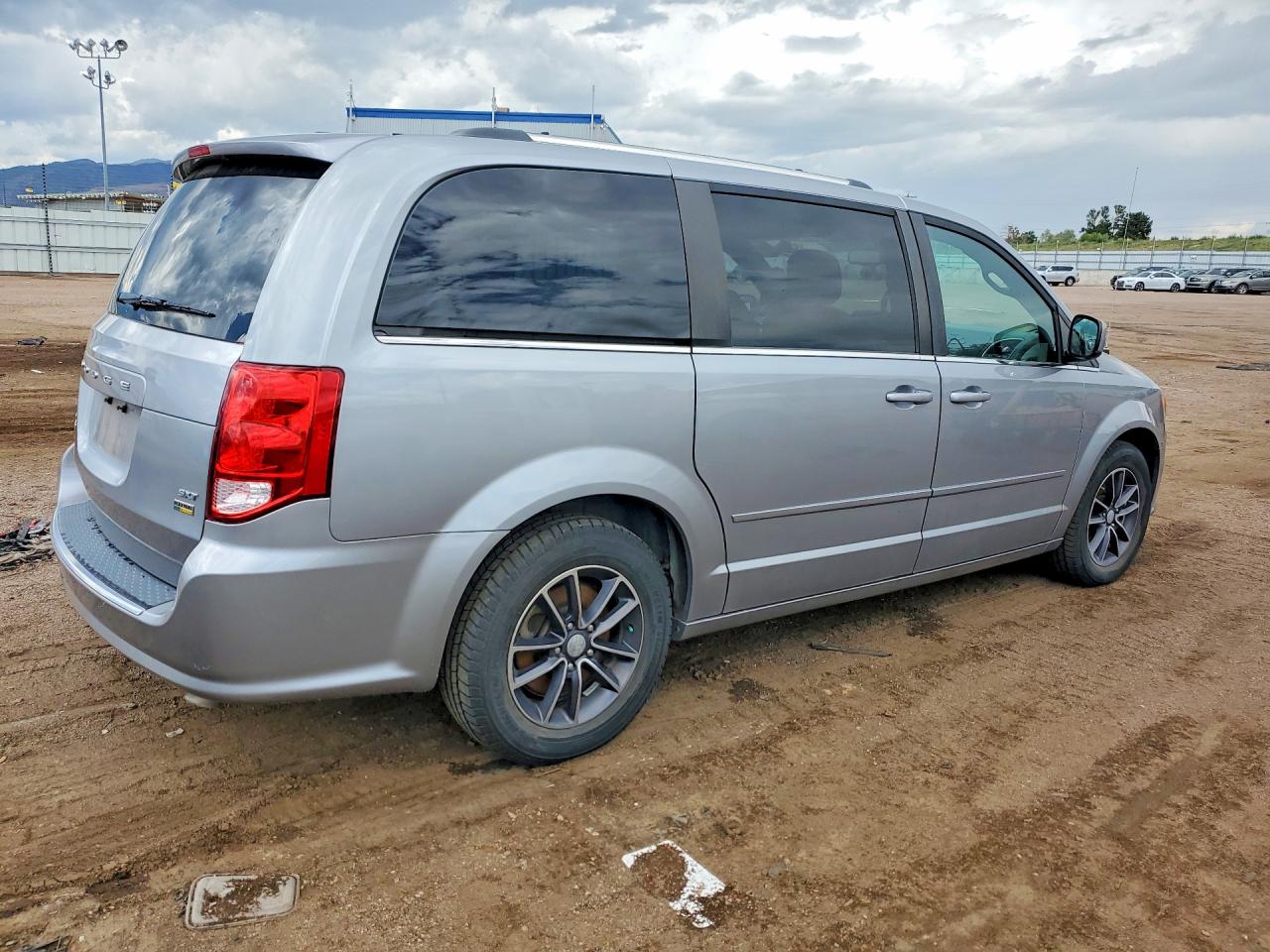 2017 DODGE GRAND CARAVAN SXT — снимка 3