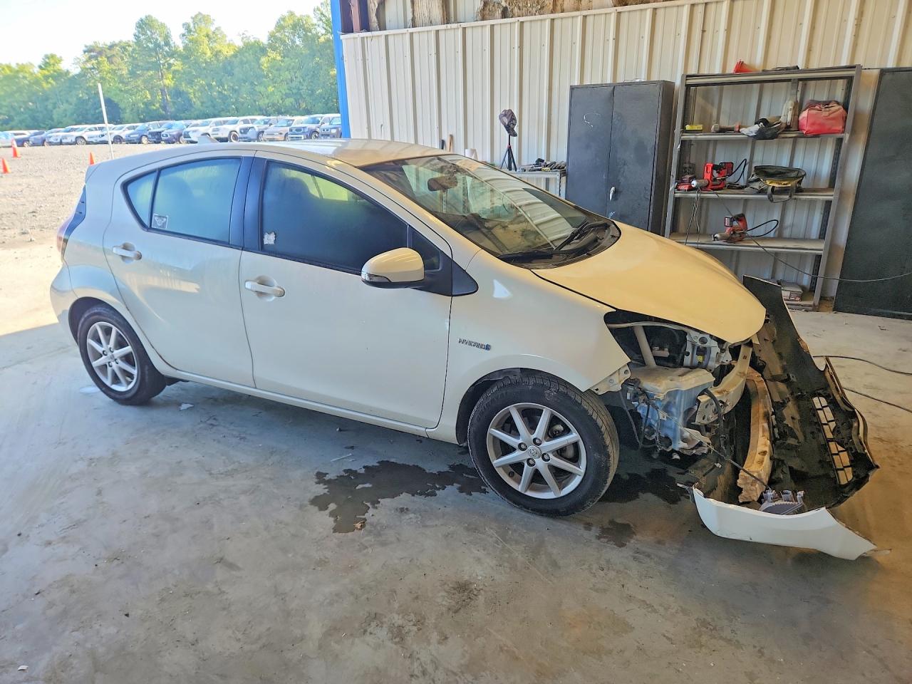 2015 TOYOTA PRIUS C THREE — снимка 4
