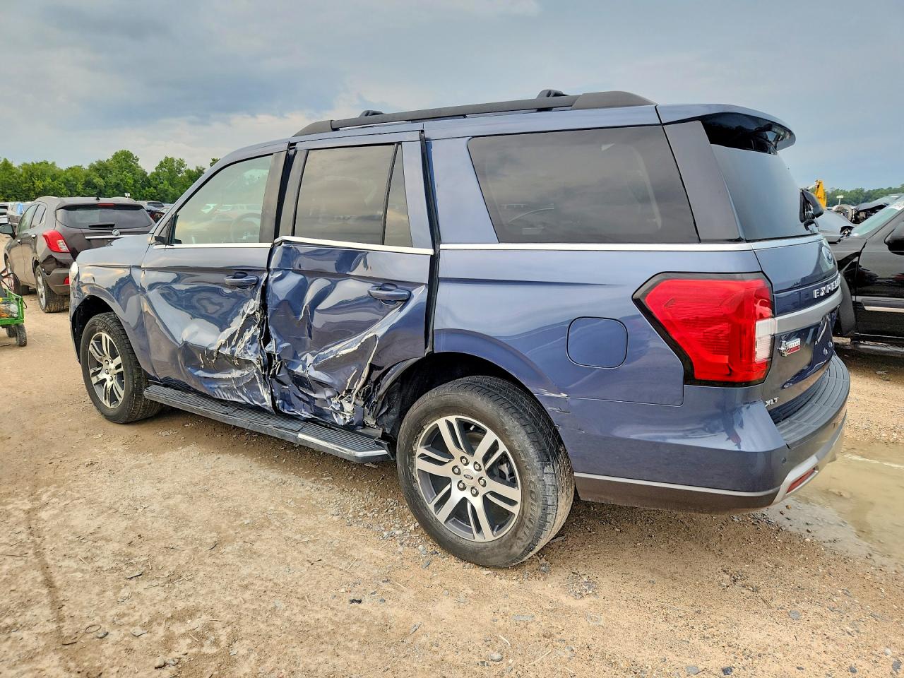 2022 FORD EXPEDITION XLT — снимка 2