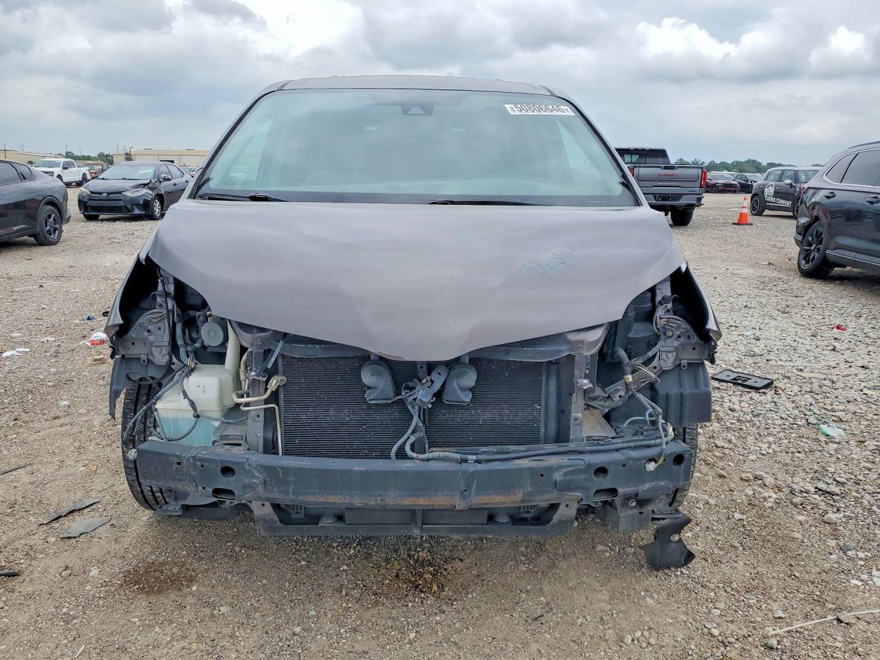 2018 TOYOTA SIENNA LE — снимка 5