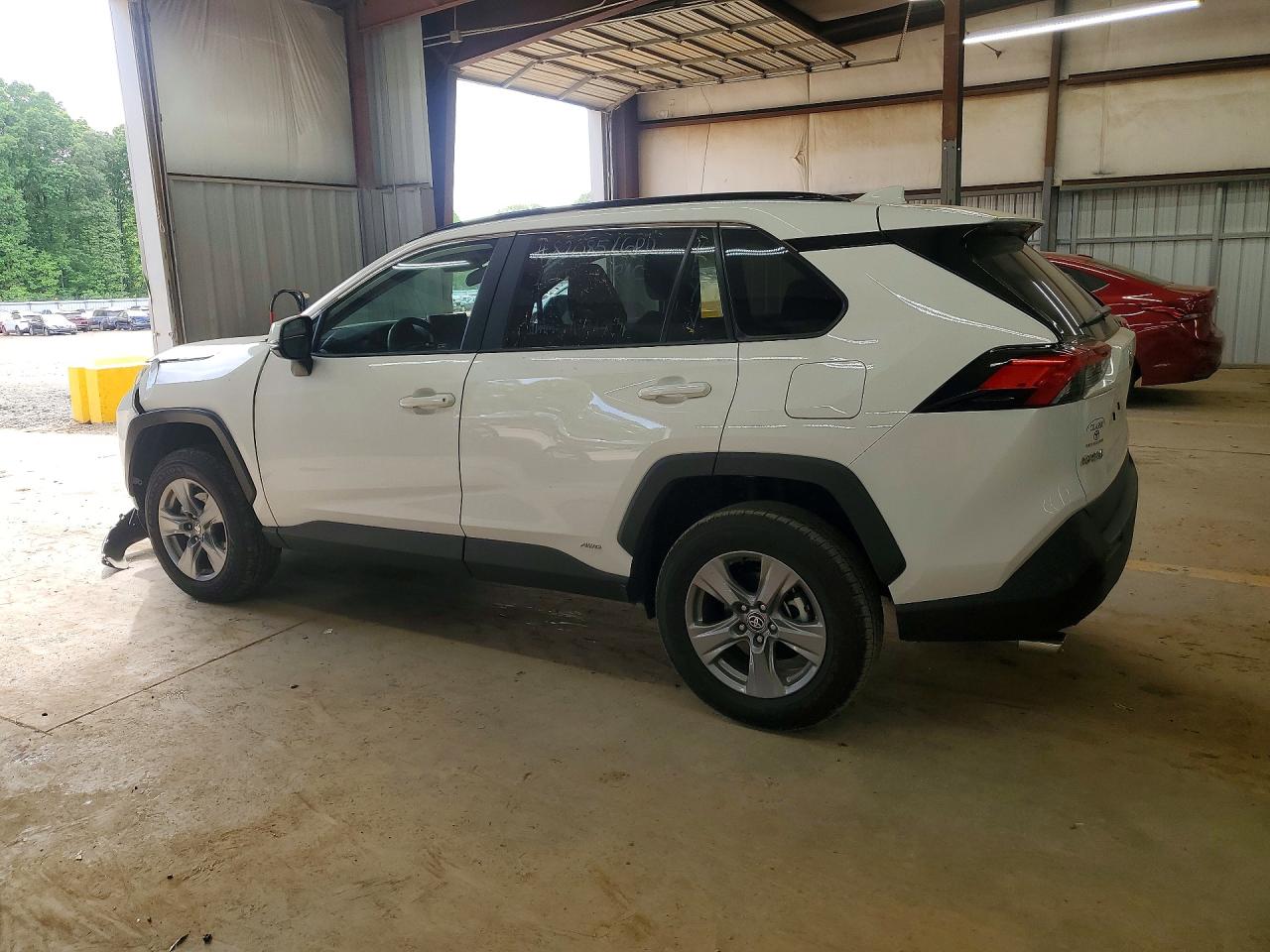 2025 TOYOTA RAV4 HYBRID XLE — снимка 2