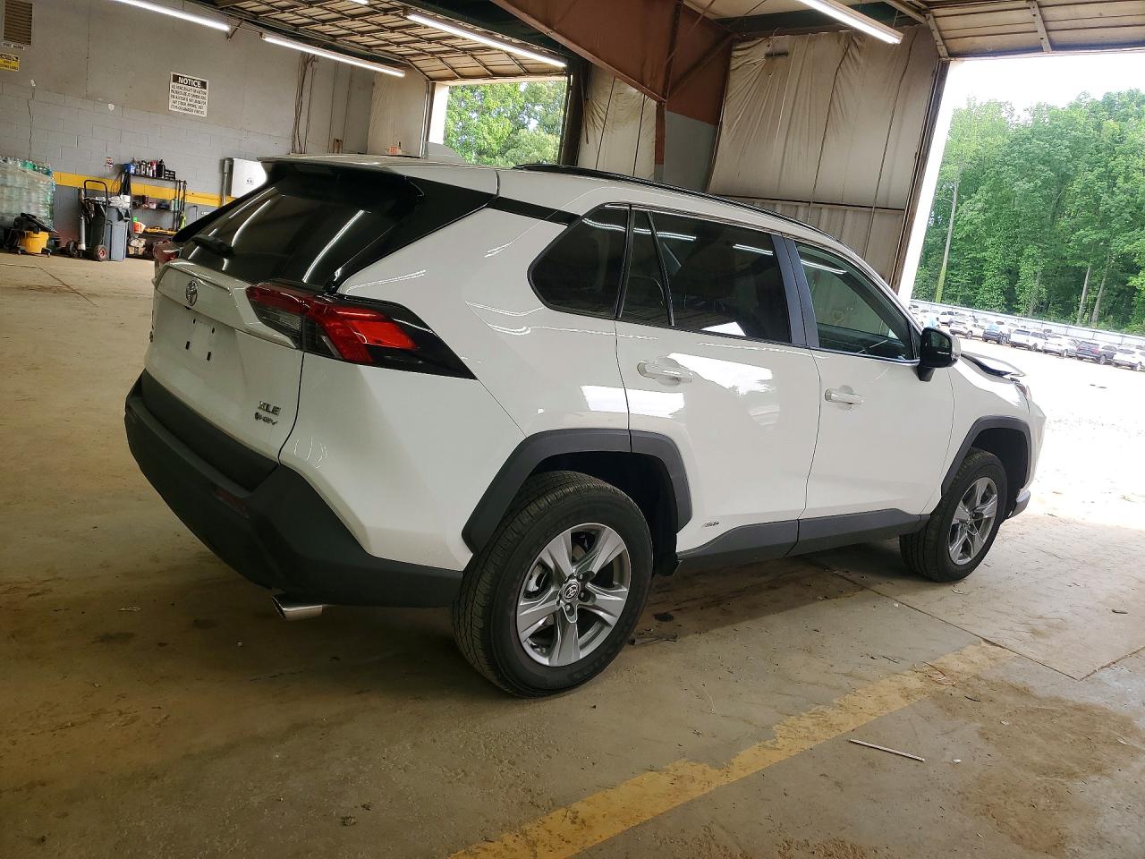 2025 TOYOTA RAV4 HYBRID XLE — снимка 3