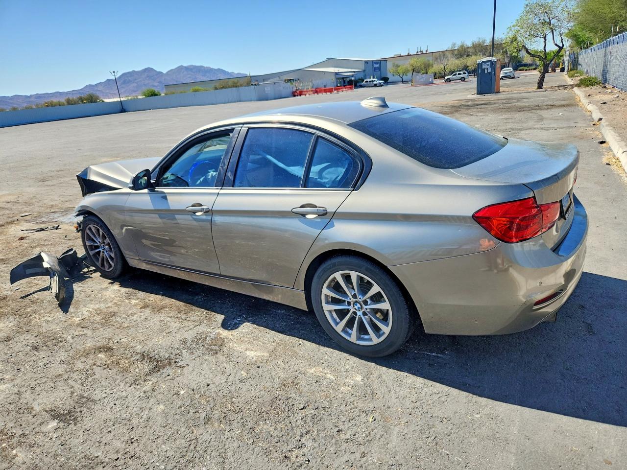 2017 BMW 320 I — снимка 2