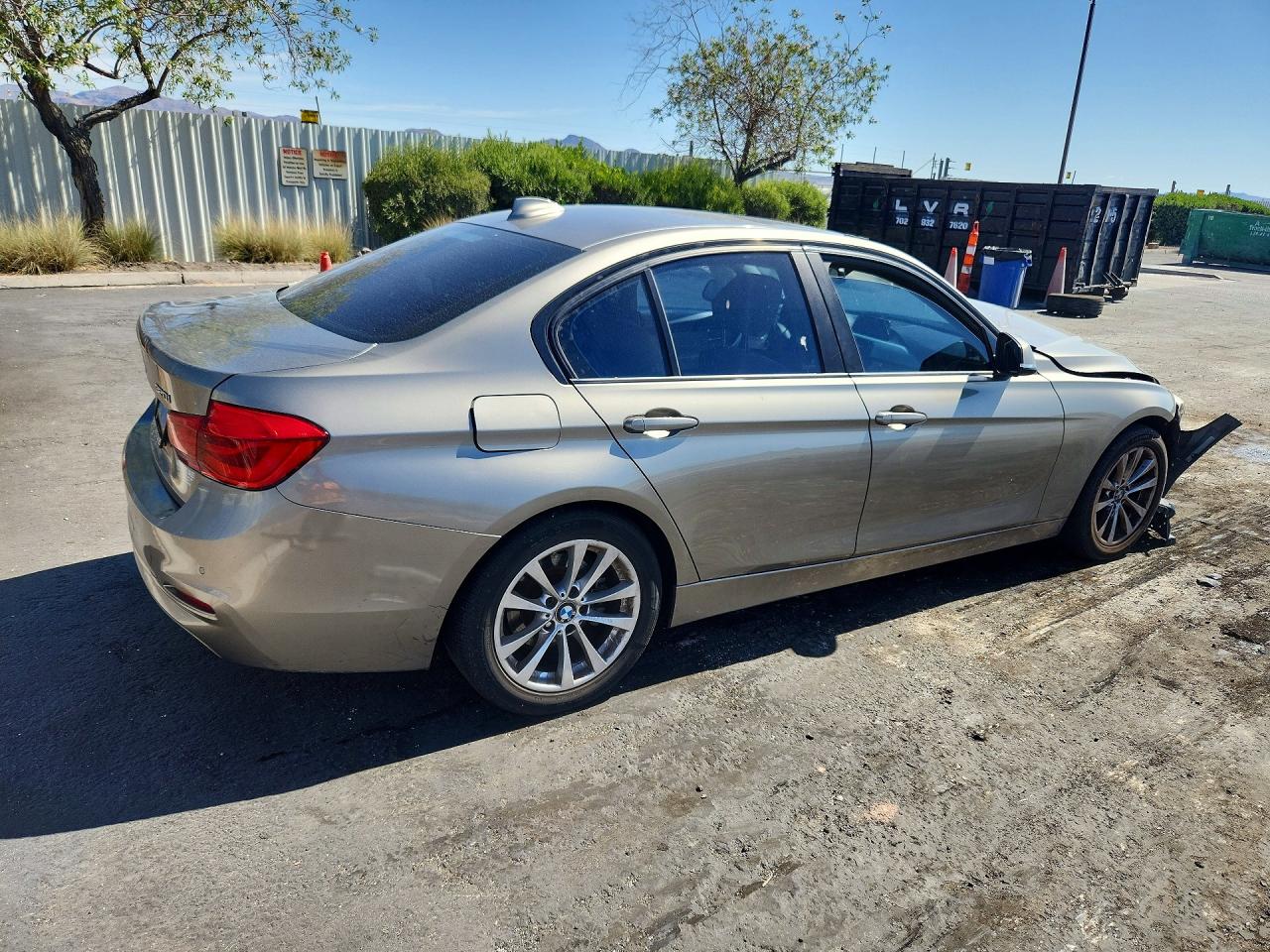 2017 BMW 320 I — снимка 3