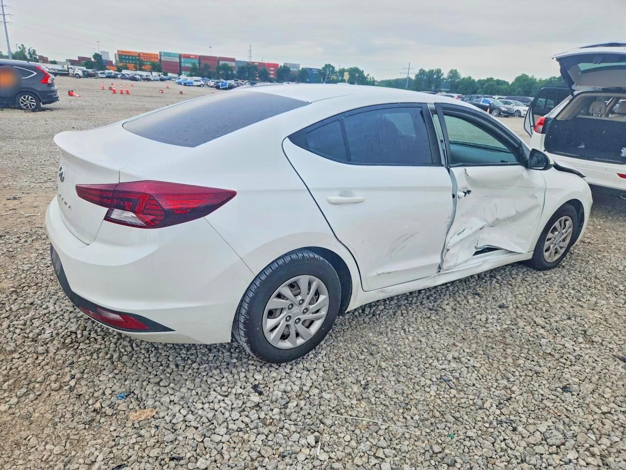2019 HYUNDAI ELANTRA SE — снимка 3