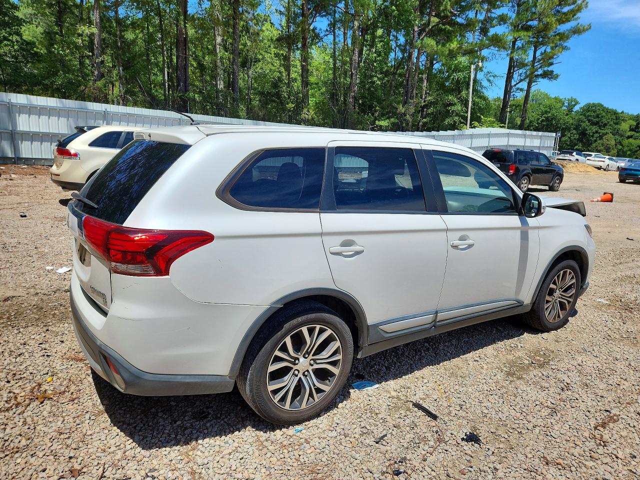 2016 MITSUBISHI OUTLANDER SE — снимка 3