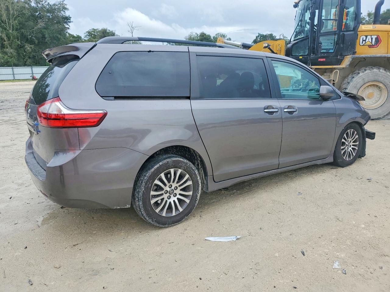2018 TOYOTA SIENNA XLE 8-PASSENGER — снимка 3