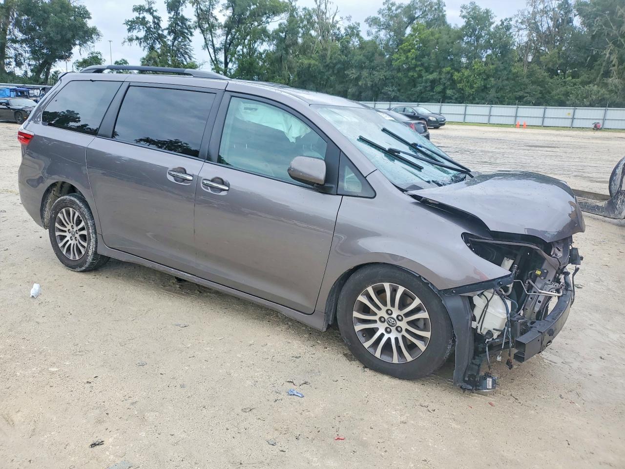 2018 TOYOTA SIENNA XLE 8-PASSENGER — снимка 4
