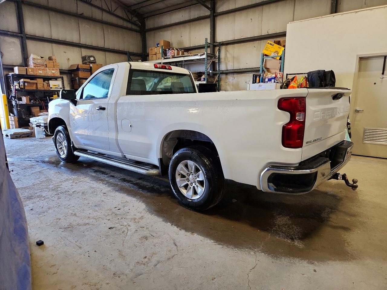 2024 CHEVROLET SILVERADO C1500 — снимка 2