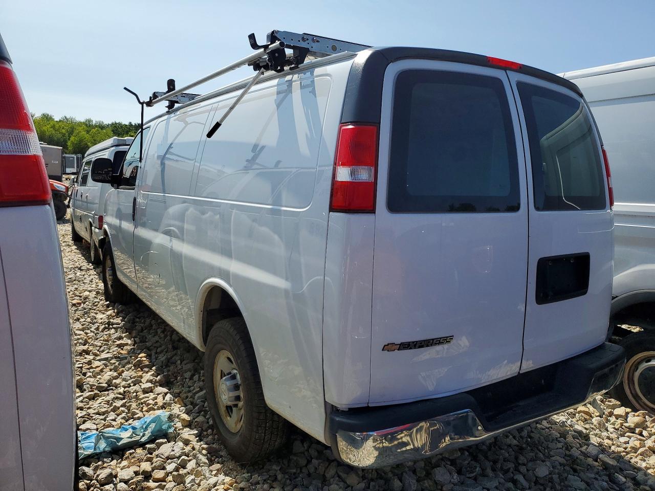 2019 CHEVROLET EXPRESS G2500 — снимка 2