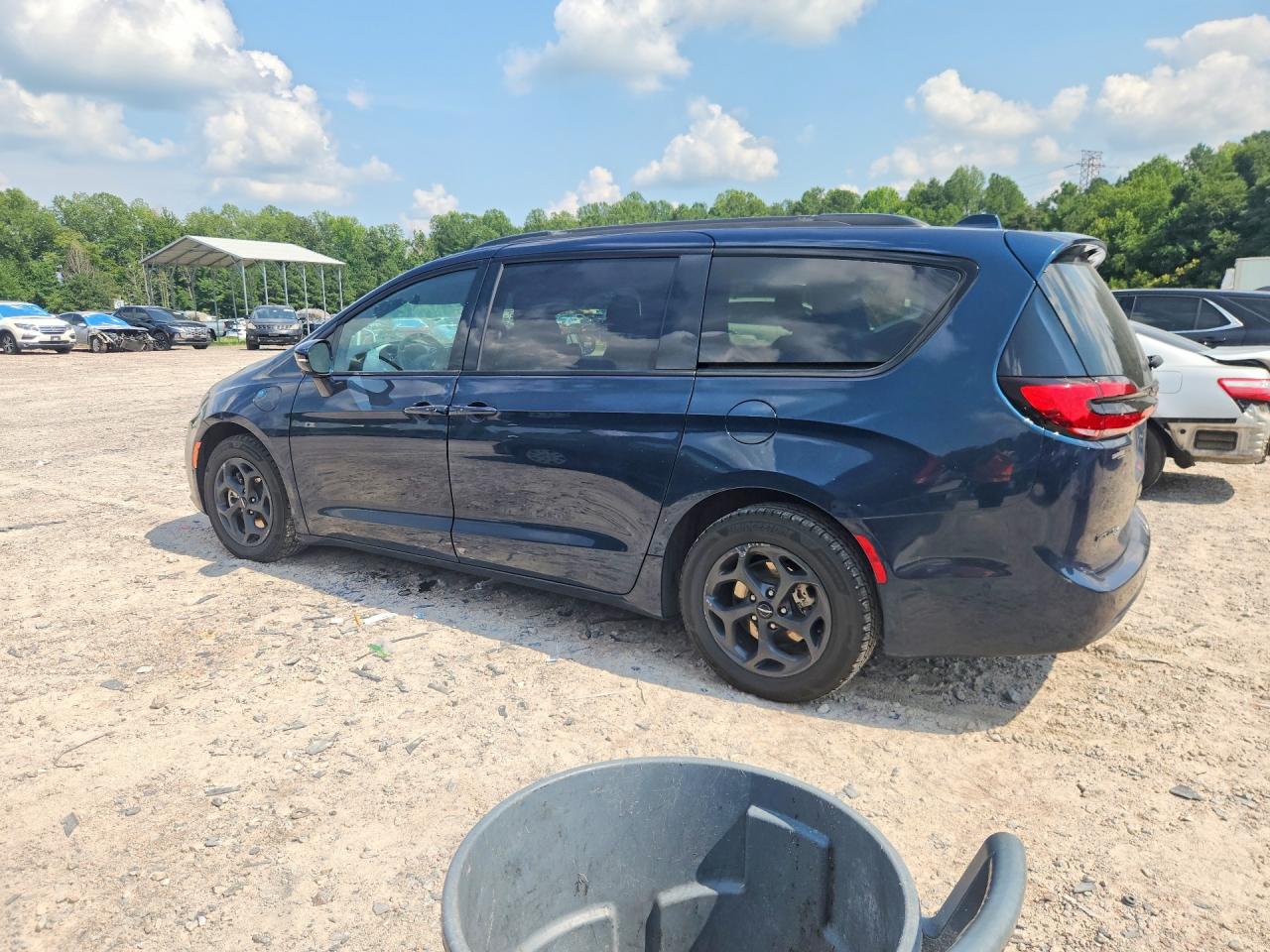 2021 CHRYSLER PACIFICA HYBRID TOURING L — снимка 2