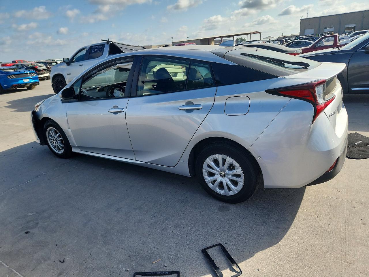 2020 TOYOTA PRIUS LE — снимка 2