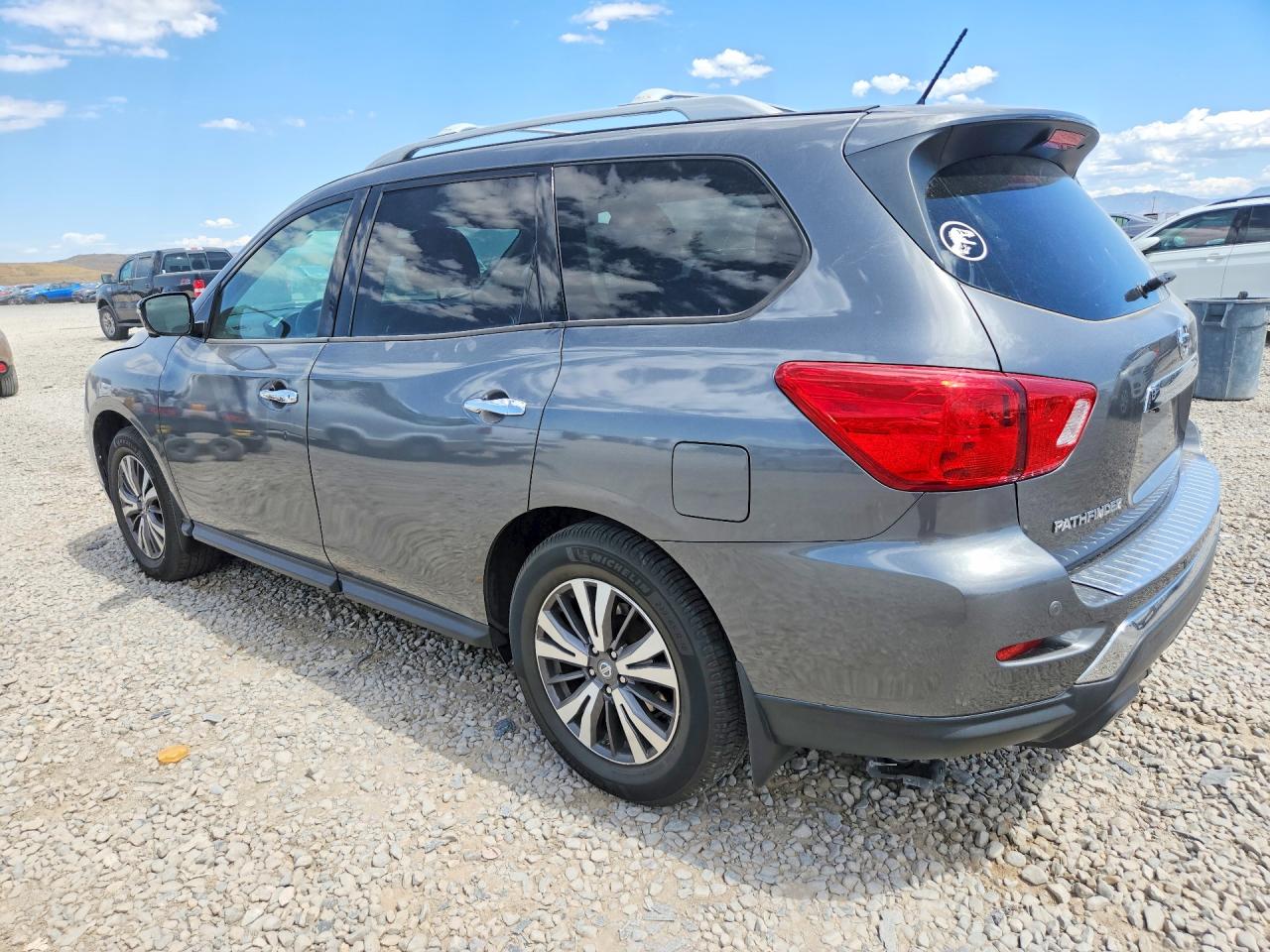 2017 NISSAN PATHFINDER SL — снимка 2