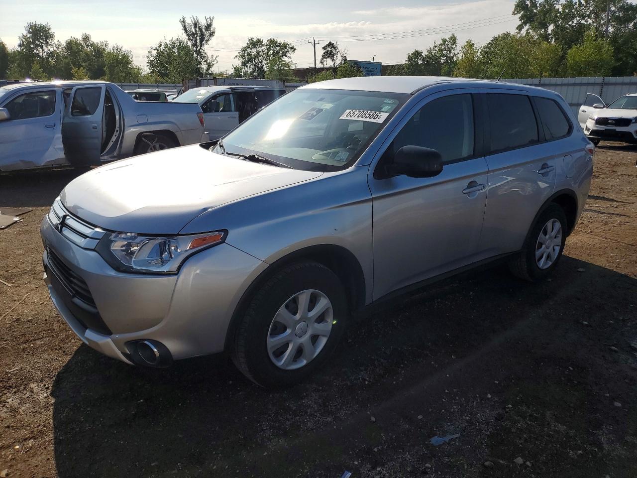 2015 MITSUBISHI OUTLANDER ES