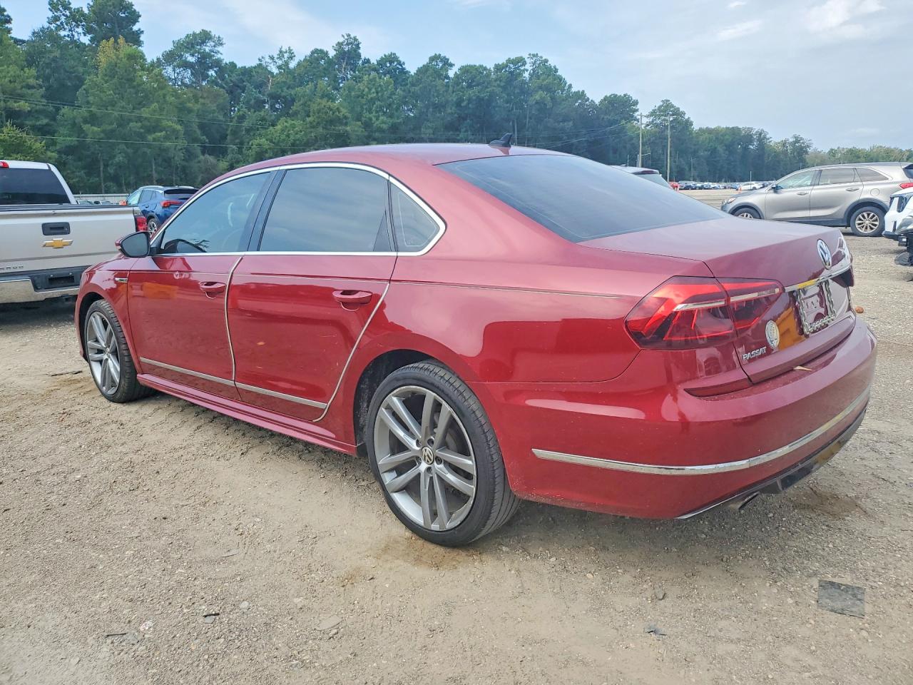 2017 VOLKSWAGEN PASSAT R-LINE — снимка 2