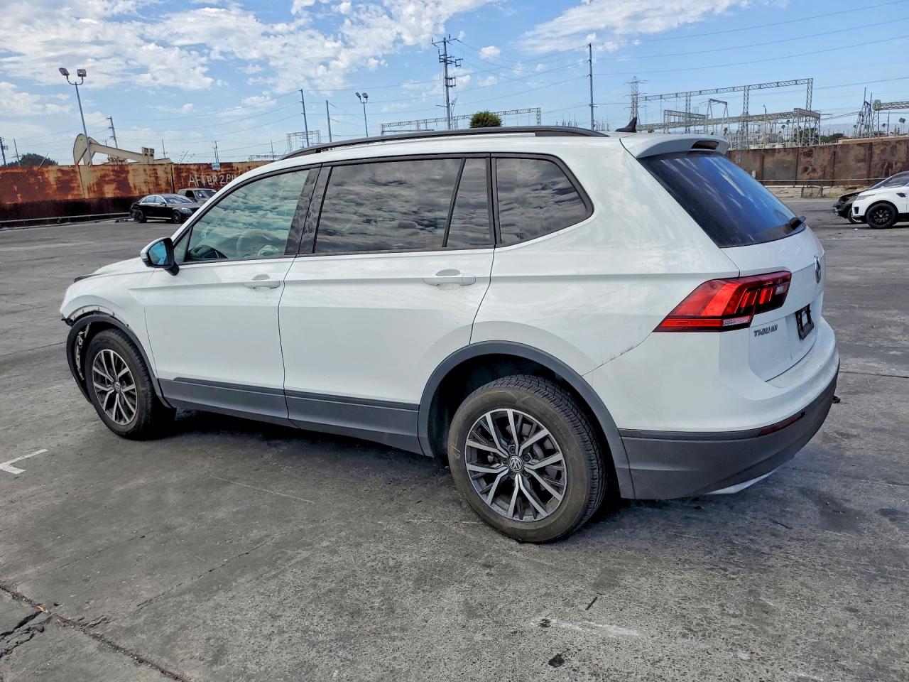 2021 VOLKSWAGEN TIGUAN S — снимка 2