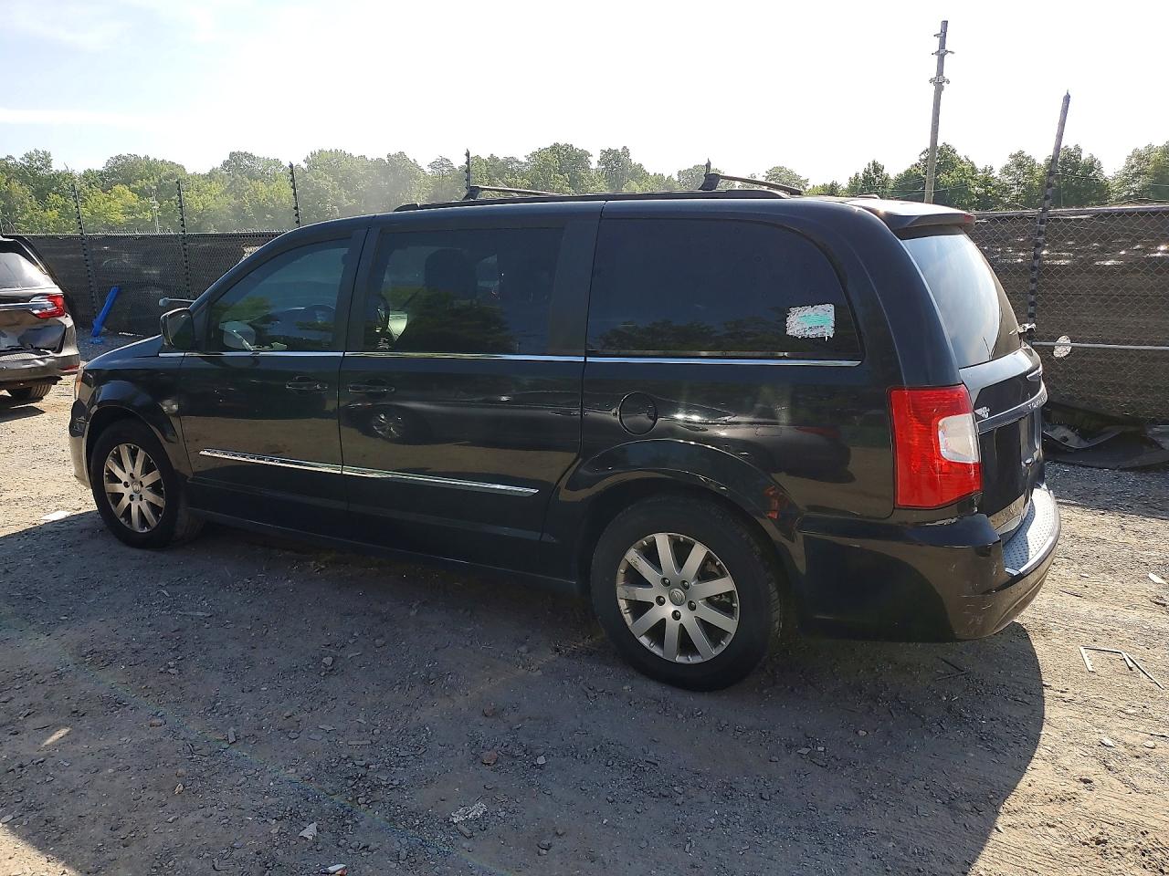 2015 CHRYSLER TOWN & COUNTRY TOURING — снимка 2