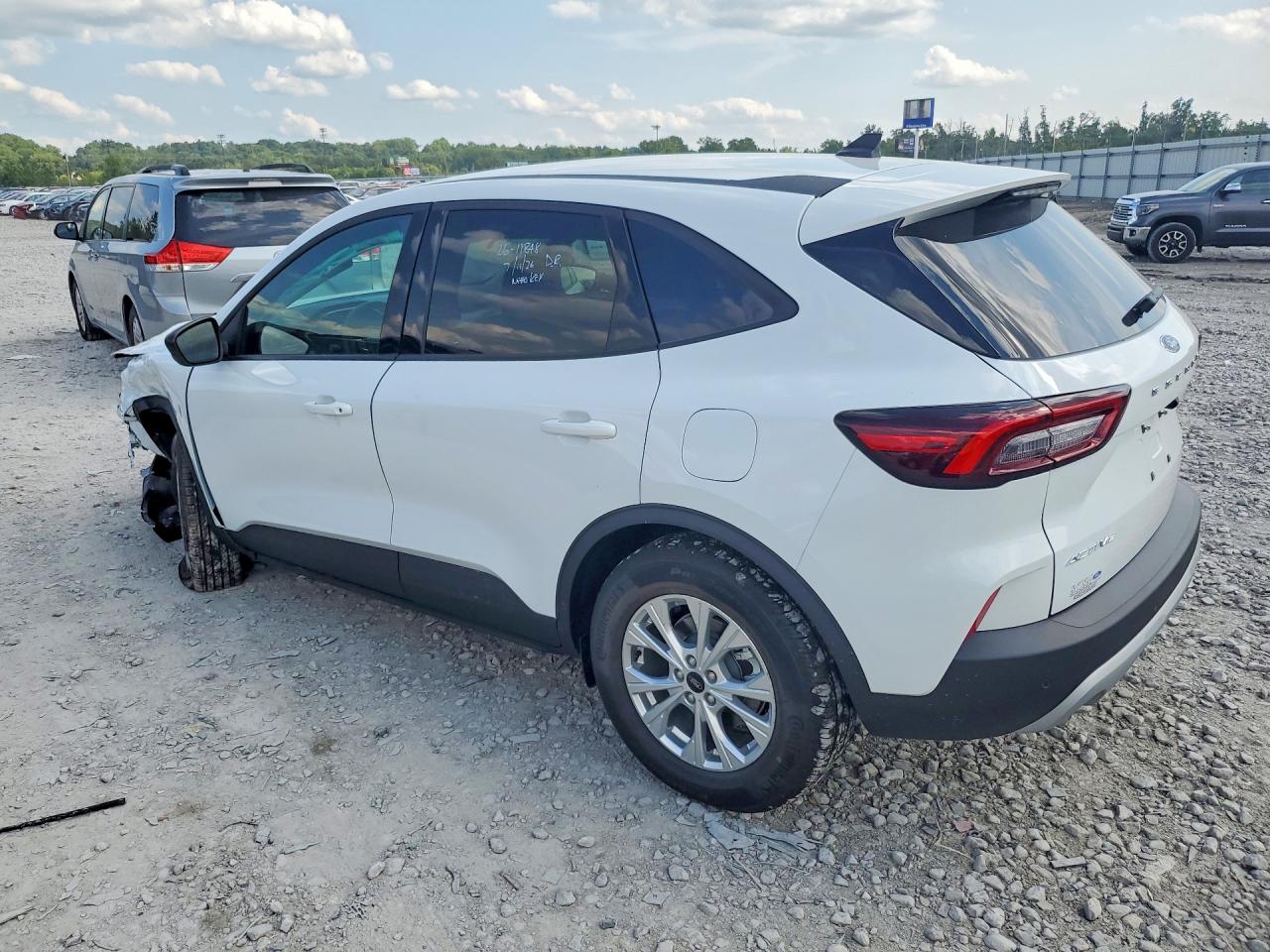 2026 FORD ESCAPE ACTIVE — снимка 2